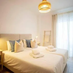  Apartment Modern 3br W/ Lg Terrace, Bbq, Ac & Parking